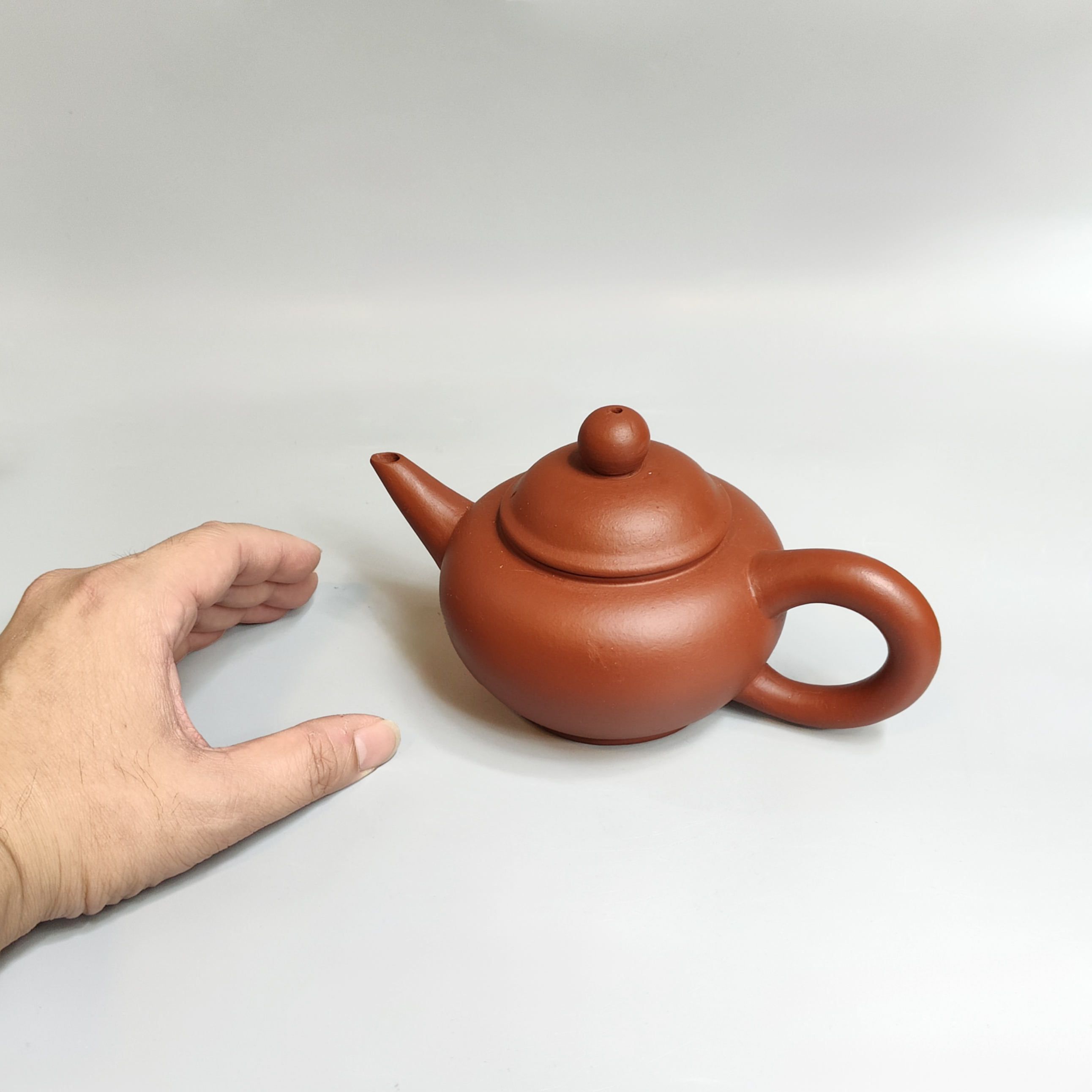 普普來亂莽葛拾遺-早期宜興紫砂標準壺底款中國宜興一廠徒工班顧景洲