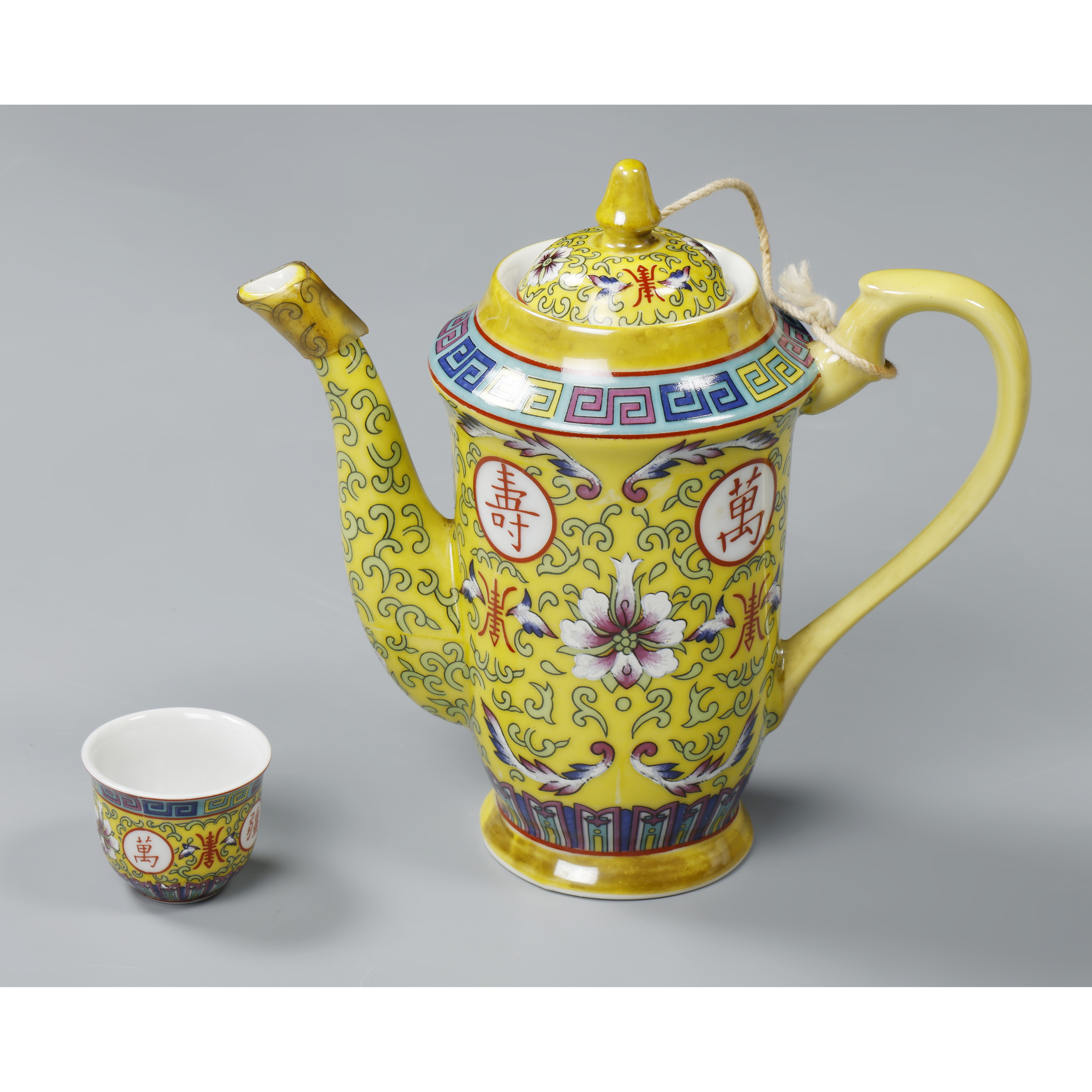 Qg939 乾山 盃 器 陶器 骨董 在銘 古玩 茶器 茶道具 共箱 箱書