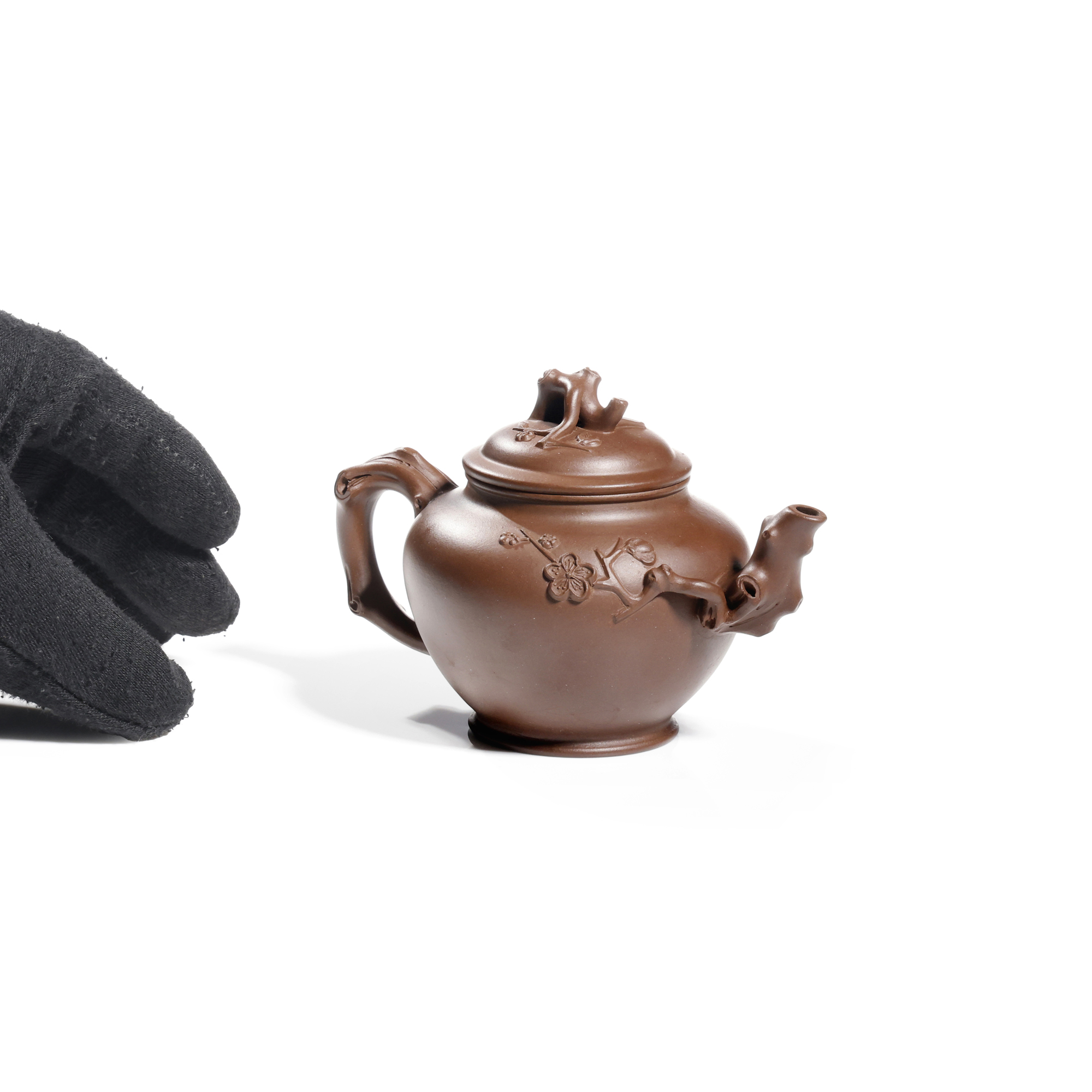 上海拍場-早期宜興名家紫砂壺(堆塑) 曹婉芬(SHA-WAJM19) II - 補破網