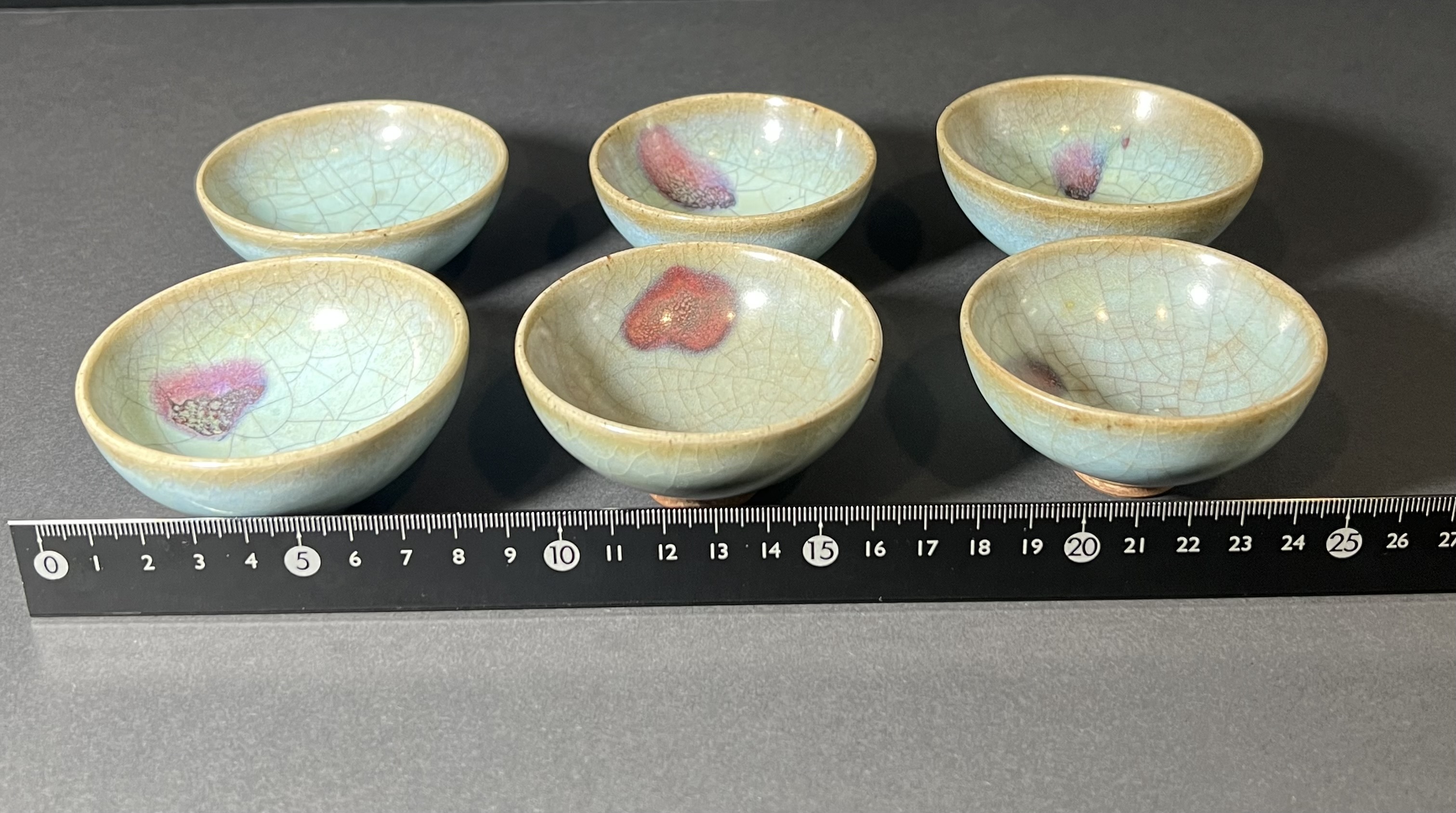 晴好走廊古陶瓷鈞窯天青釉紫斑杯6件合拍YA66 - 補破網藝術文物拍賣