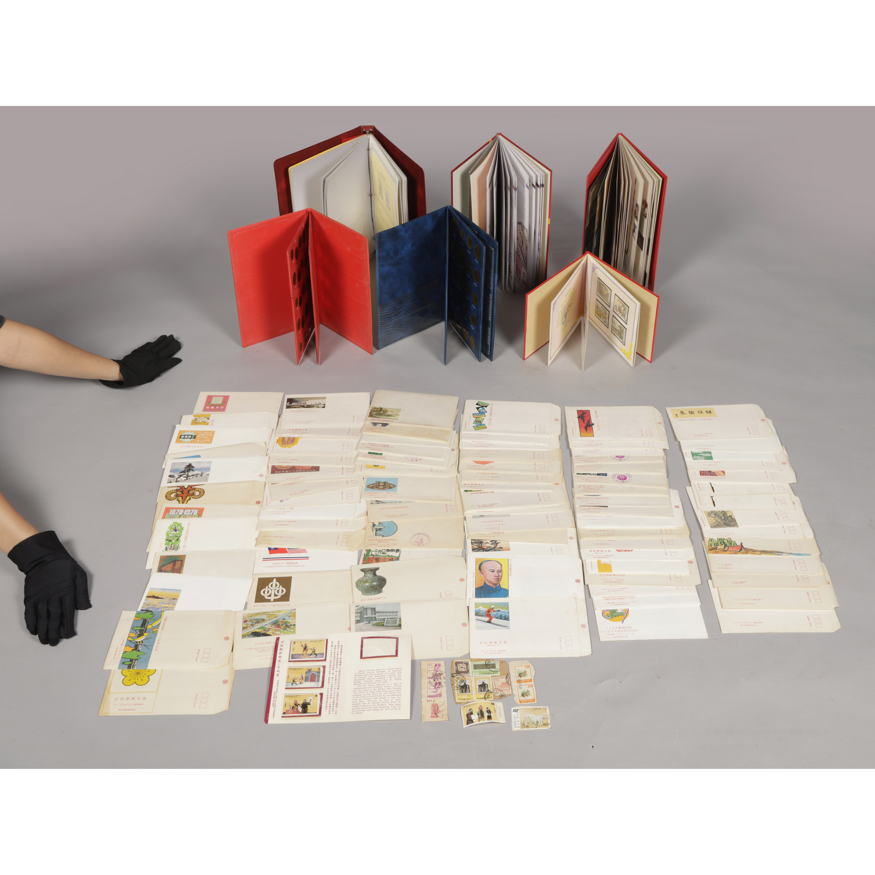 再生補破網-福袋(不提供查驗貨整批帶走打包須付費) 早期郵幣古典詩詞郵票舊新台幣硬幣收集冊等等一批(BH-CADW04)RK - 補破網藝術文物拍賣