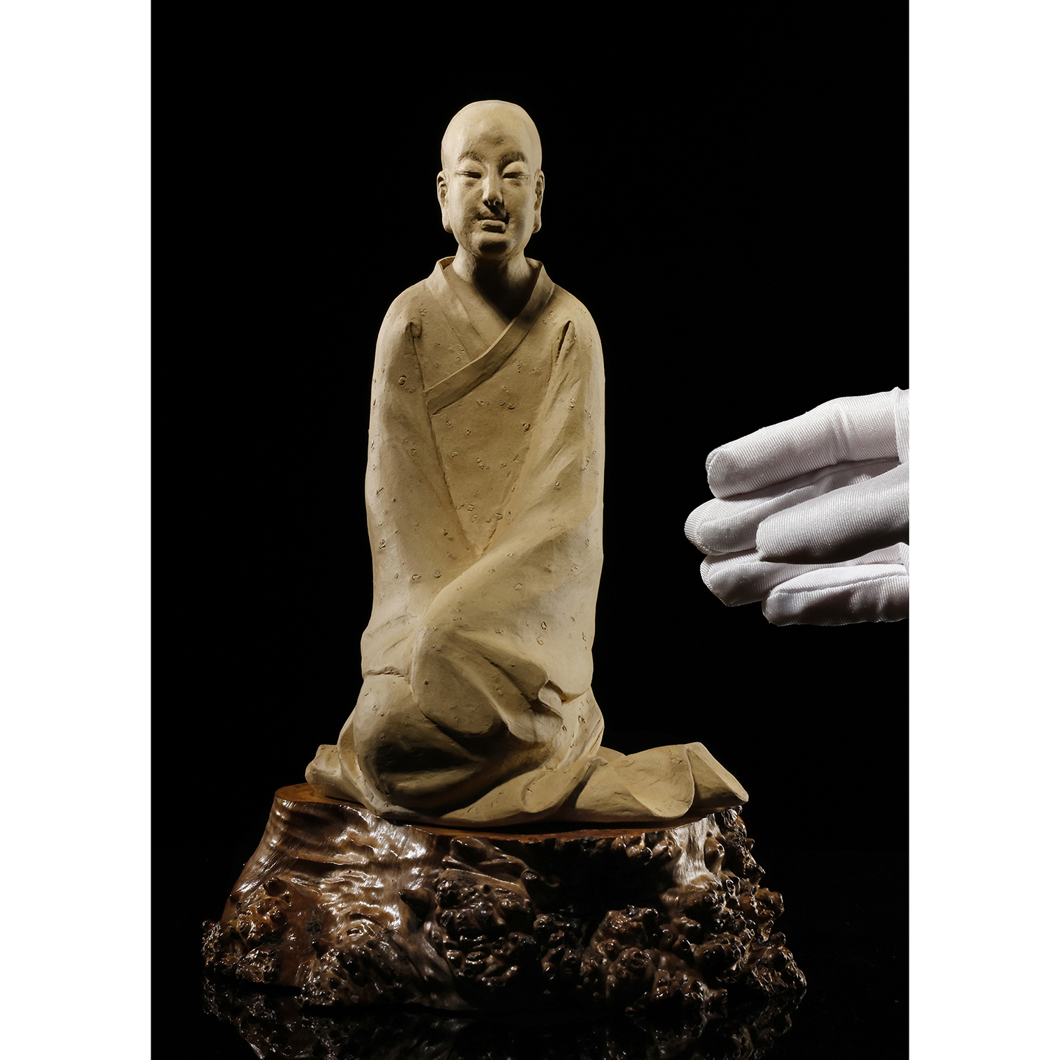 二拍)東方拍賣-徐秀棠1980年製紫砂(段泥)雕塑坐八怪之怡情(EA-XAIH01U