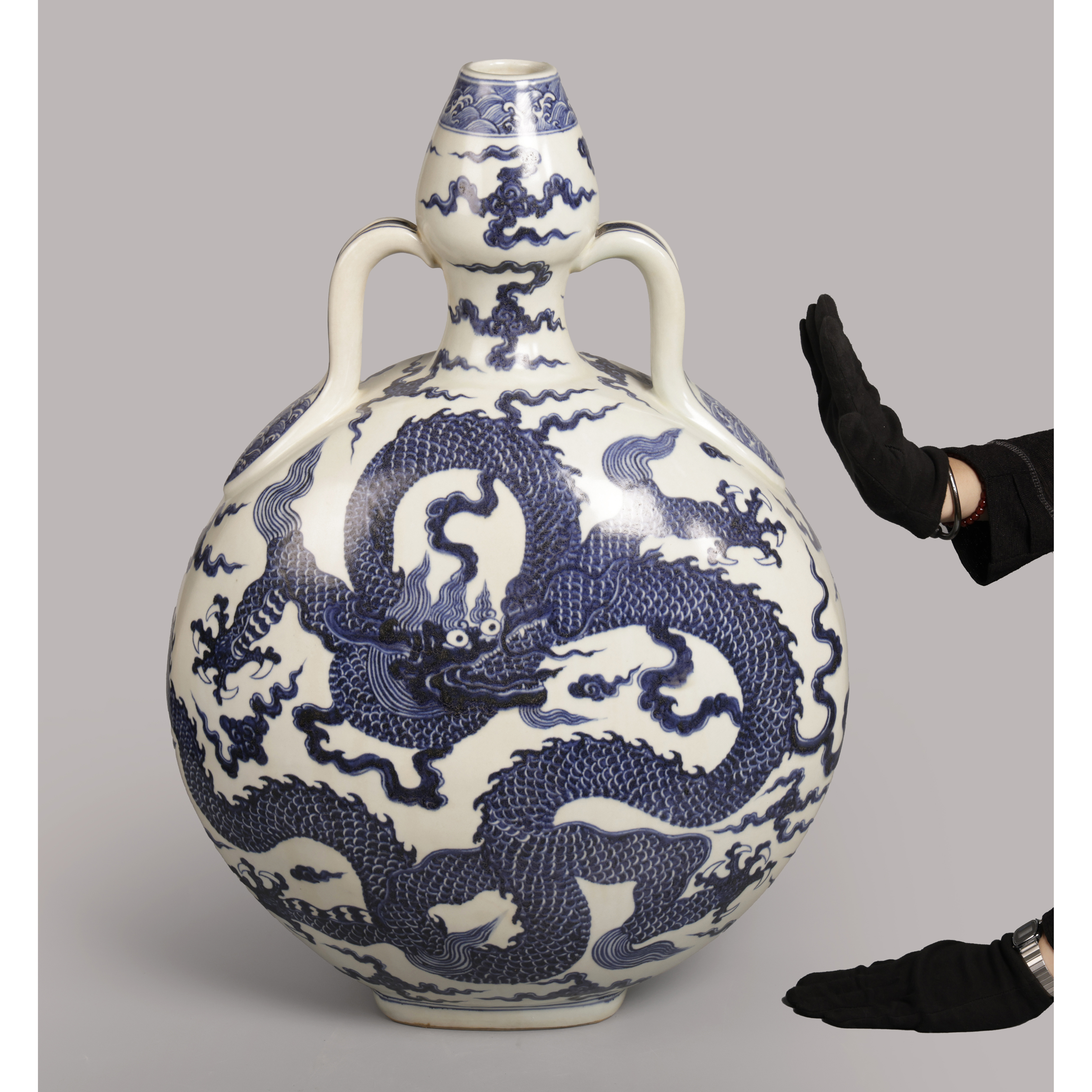 紫眼拍賣-古陶瓷青花瓷龍紋雙繫扁瓶重9.9kg (PH-TADN03) NG - 補破網