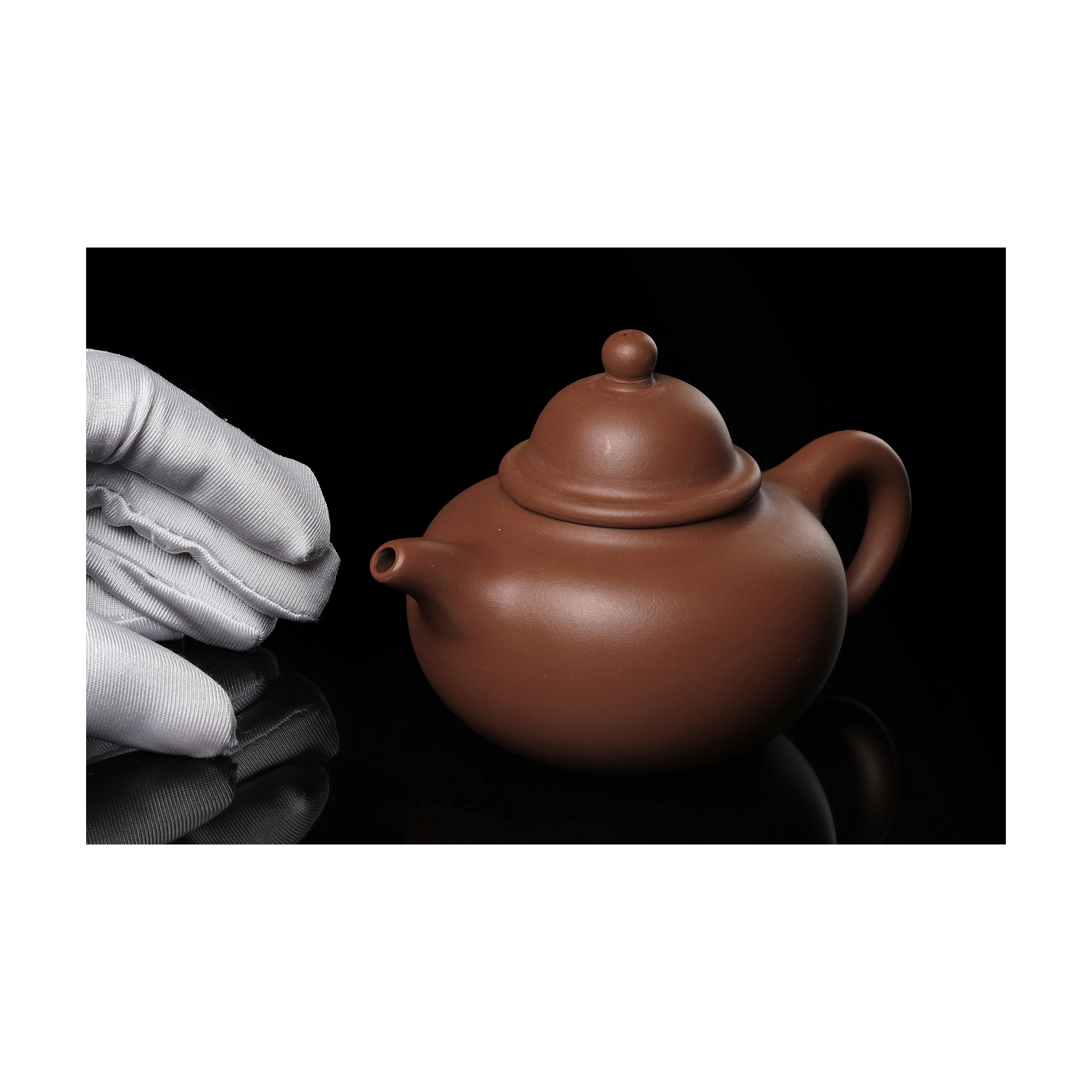 東方拍賣-當代宜興名家紫砂朱泥壺許芳(EQ-LABB04)KK - 補破網藝術文物拍賣