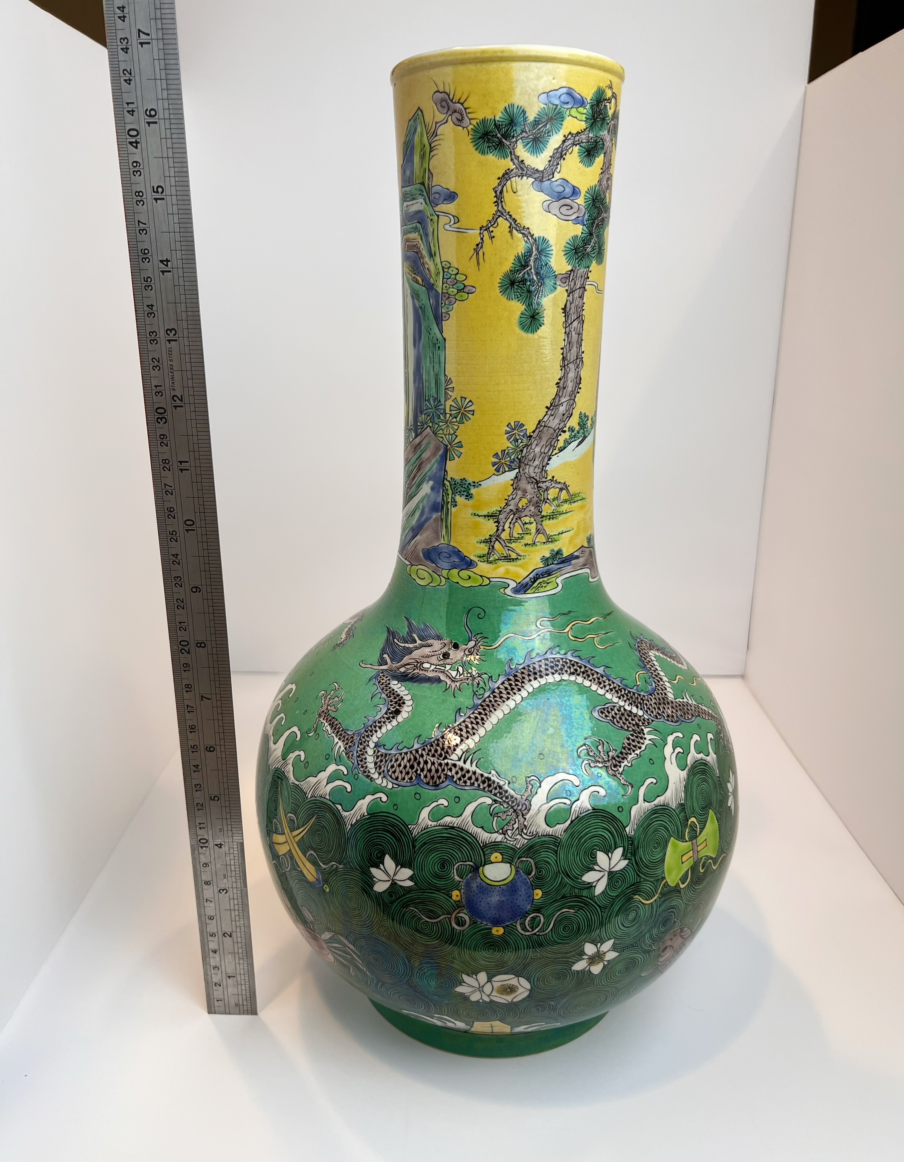 公主嚴選] 清康熙大花瓶繪工了得極為精緻細膩| 罕見- 補破網藝術文物拍賣