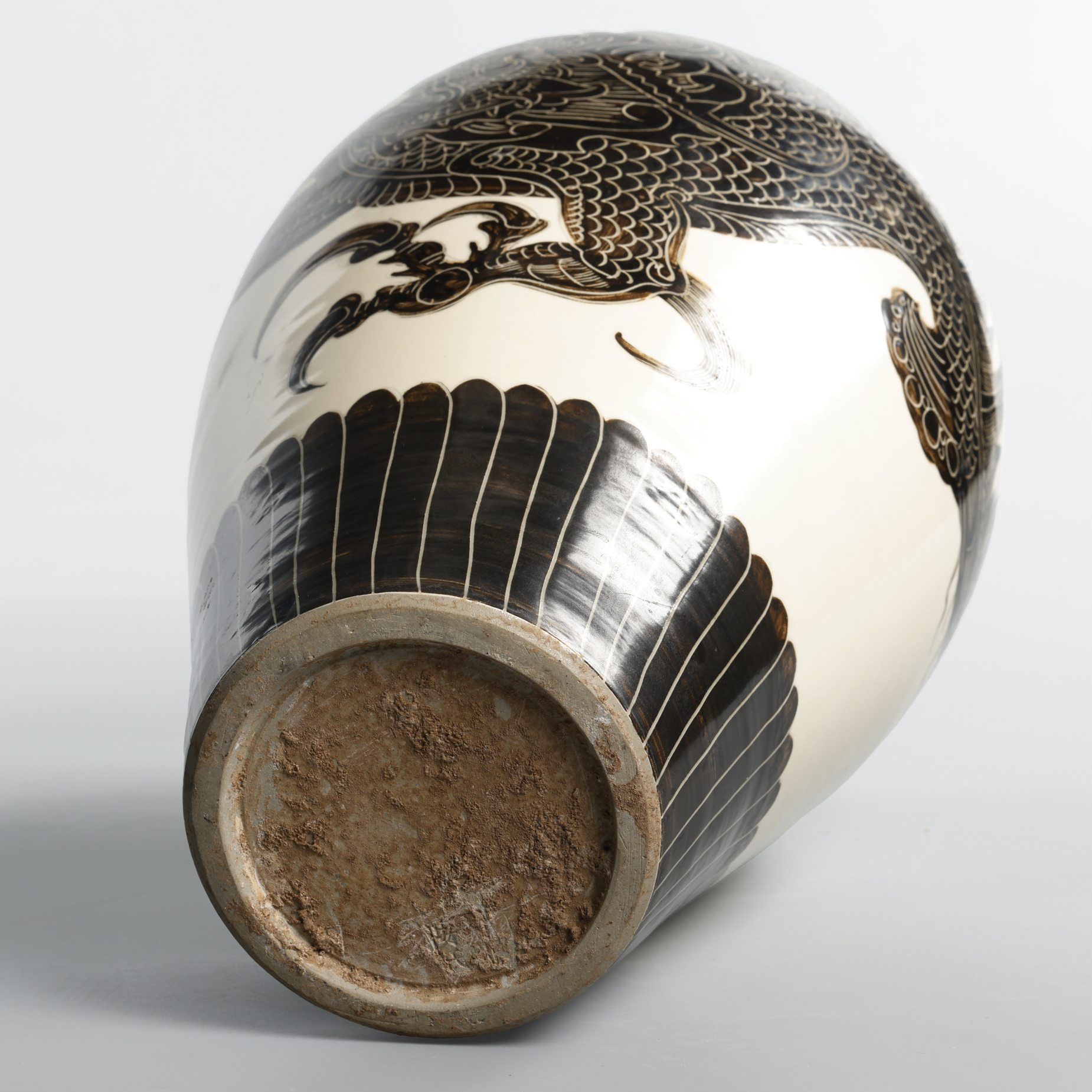 瘋了古陶瓷磁州窯白地黑彩鰲龍紋梅瓶（ER-WAIP14）CC - 補破網藝術文物拍賣