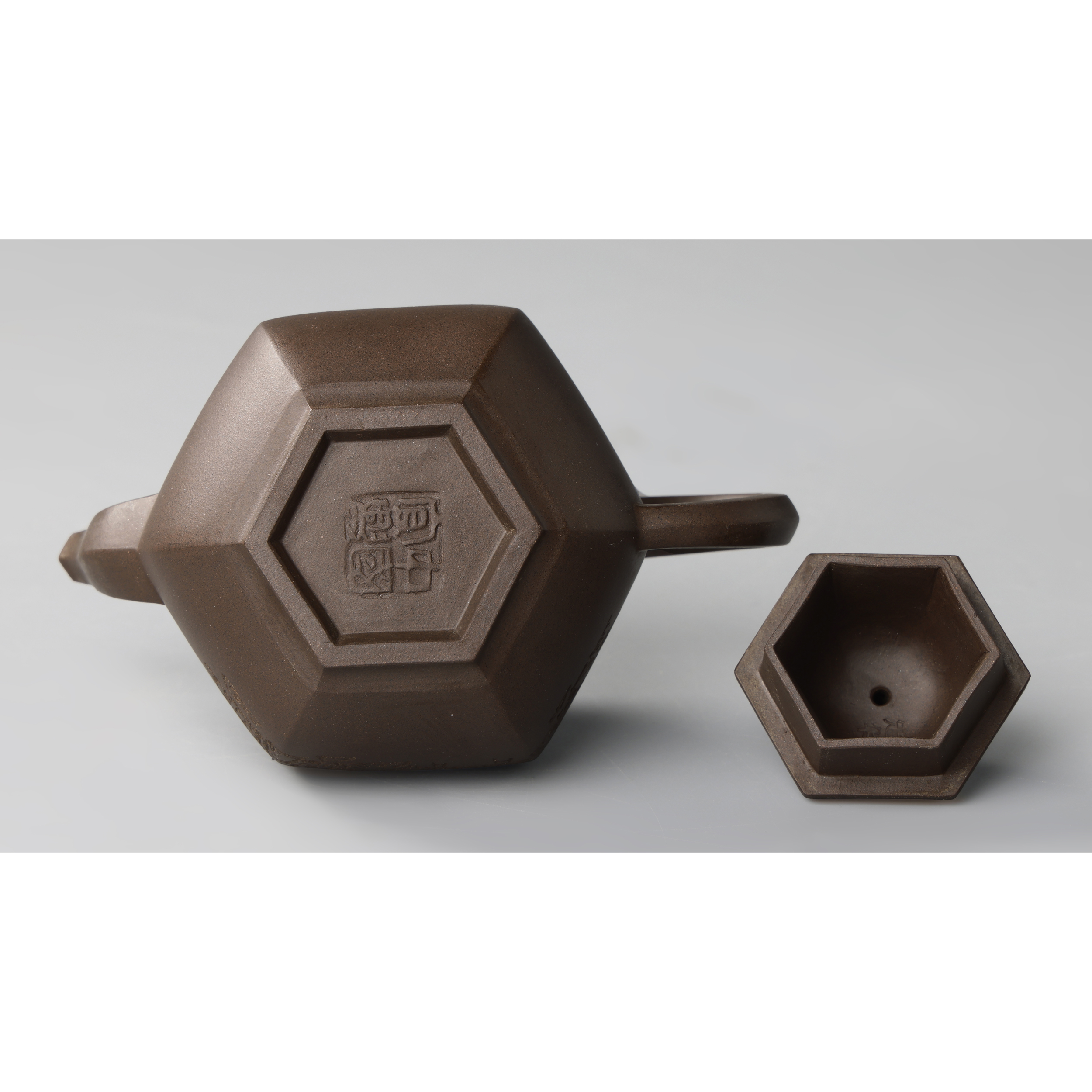 二拍)東方拍賣-當代宜興名家紫砂壺(刻陶) 毛國強(一粟)刻周定華作(EQ